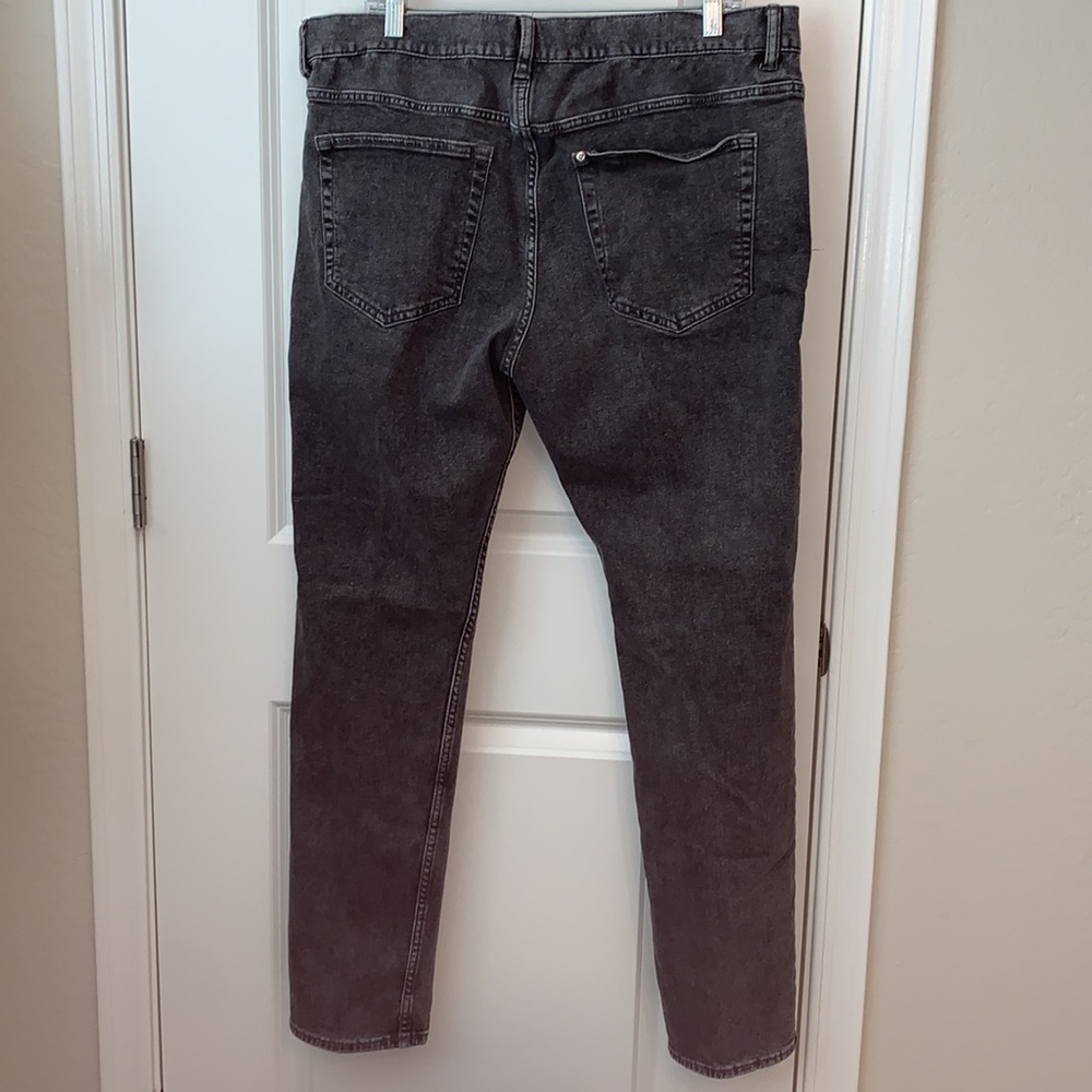 H&M BRAND NEW SIZE 38/32 SLIM DARK GREY JEANS - Picture 4 of 7
